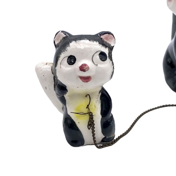 Vintage kitsch ceramic skunk mom and child with chain duo (READ) - Picture 8 of 12